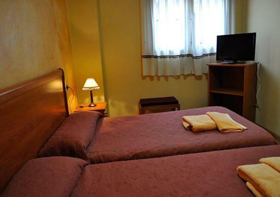 La Cistérniga Hostal Puerta Del Valle מראה חיצוני תמונה