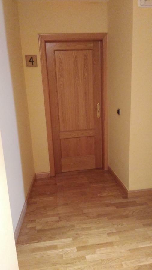 La Cistérniga Hostal Puerta Del Valle מראה חיצוני תמונה
